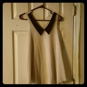 Collar blouse with black detailing